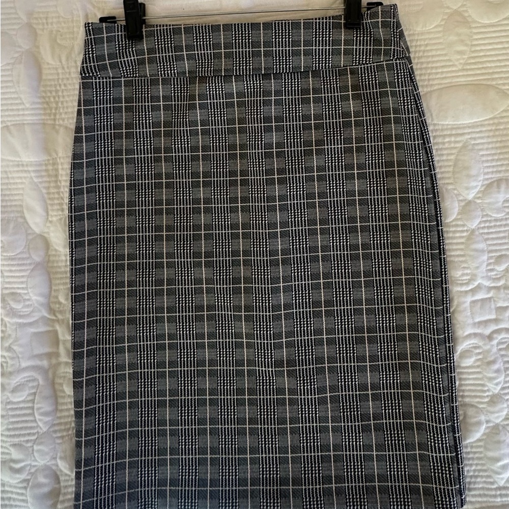 Elegant Gray Plaid Pencil Skirt